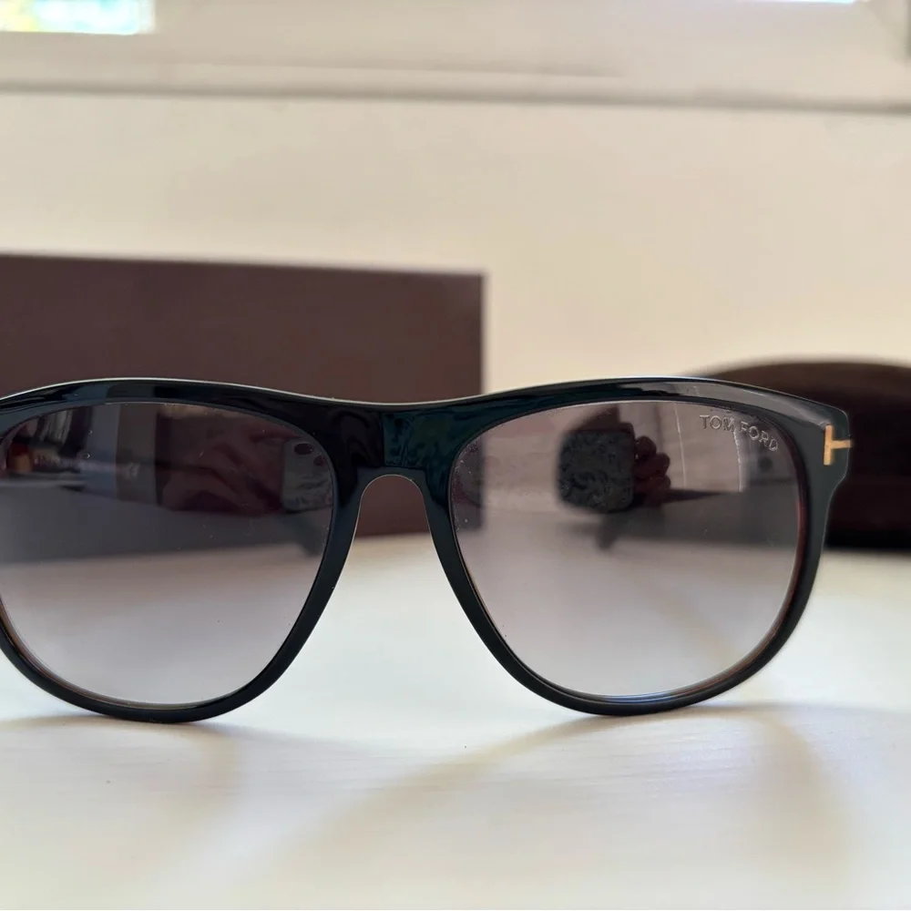 Tom Ford Oliver Black Sunglasses - Picture 4 of 12
